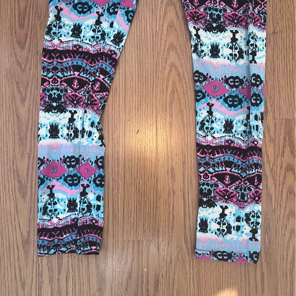 Shosho Women’s Leggings with Pink and Black Patterns Size Small - Picture 3 of 6